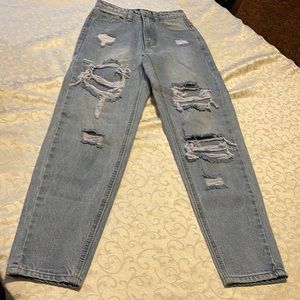 PRETTYLITTLETHING petite light blue wash ripped mom jeans